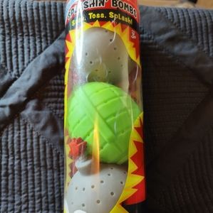 3 Pack) Aqua Splash Drenchers Splashin' Fish Reusable Water Toys for Pool Beach